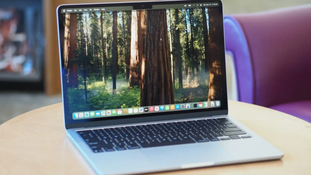 苹果 MacBook Air 13 (M4) 与微软 Surface Pro 11：谁是最佳便携伴侣？