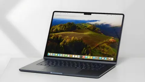 苹果2025年首秀新品：MacBook Air配备M4芯片亮相